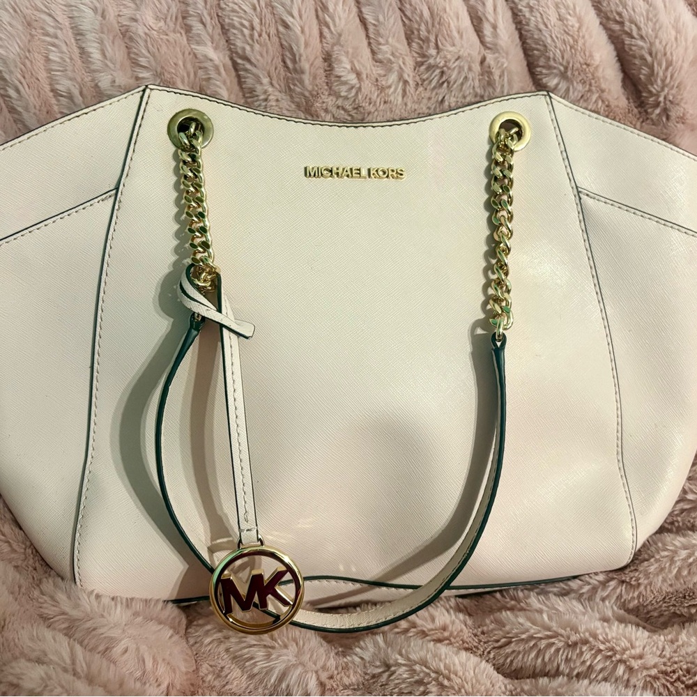 Michael Kors Jet Set Large Saffiano Leather Chain Shoulder Tote in light pink